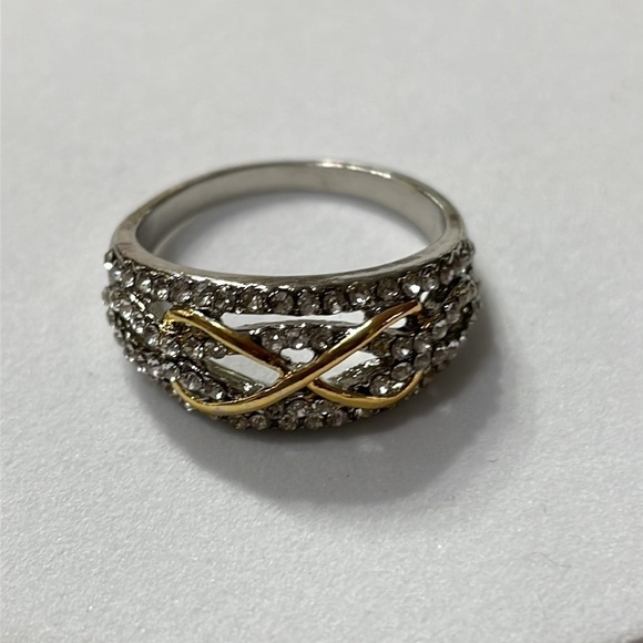 Infinity Rhinestone Gold Ring - Picture 8 of 13